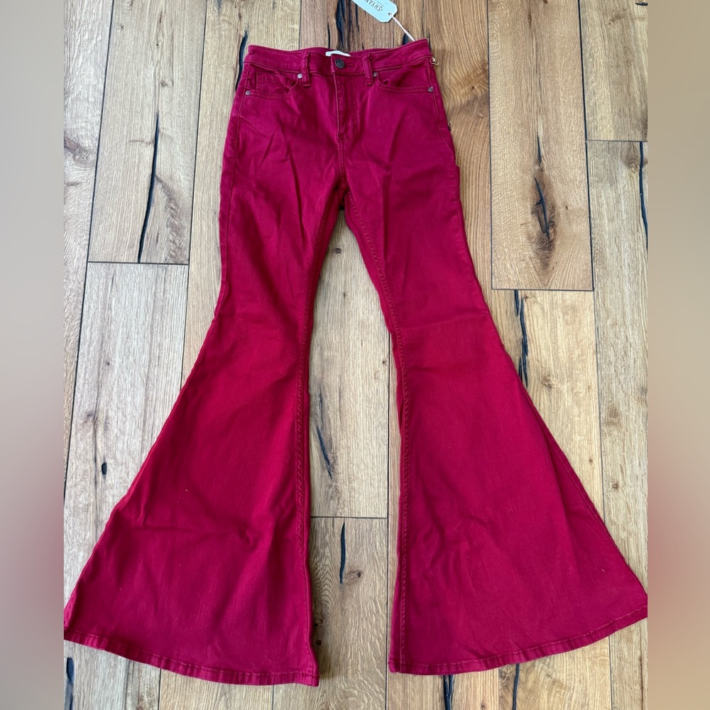 Shyanne Flare Jeans NWT - 28/34